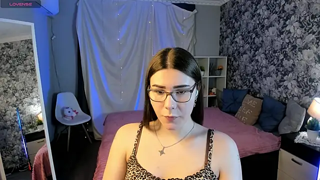 Coraline kitty online show from May 9, 5:18 pm