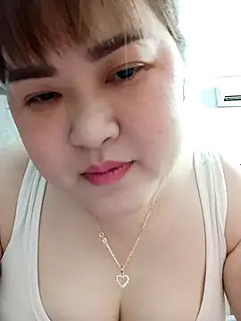 Snapshot of Kee-kimlee chatting on March 5, 5:03 am Kee-kimlee online show from March 5, 5:03 am