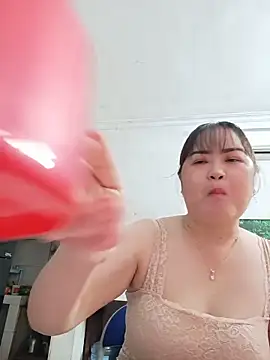 Kee-kimlee online show from May 18, 2:07 am