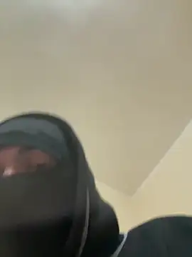 Snapshot of thiag999 chatting on February 15, 7:27 am thiag999 online show from February 15, 7:27 am