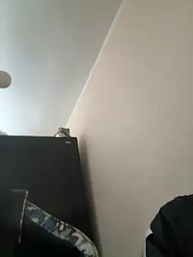 Snapshot of thiag999 chatting on February 15, 7:51 am thiag999 online show from February 15, 7:51 am