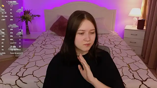 MmollyMay online show from February 22, 9:30 am