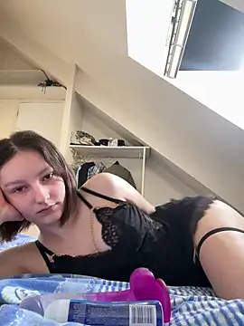 Snapshot of Mis-Elisa96 chatting on April 26, 1:42 pm Mis-Elisa96 online show from April 26, 1:42 pm
