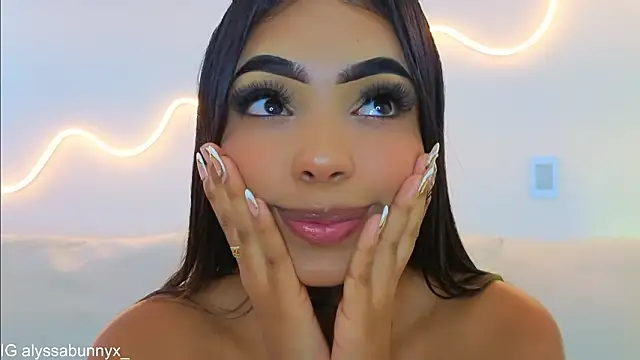 Snapshot of Alyssa_bunnyx chatting on March 26, 2:44 pm Alyssa bunnyx online show from March 26, 2:44 pm