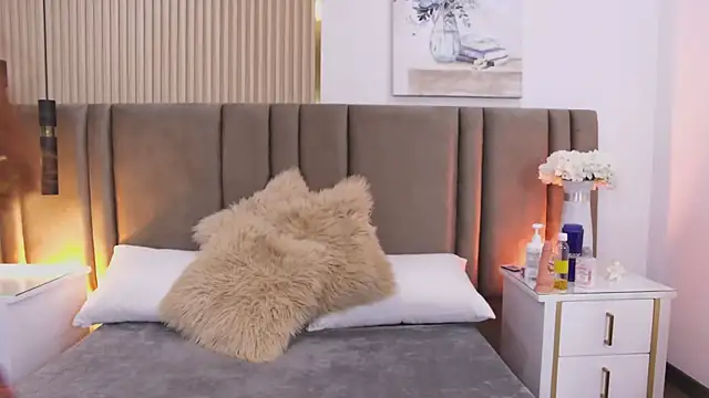 Snapshot of SaraLugo chatting on March 27, 7:35 pm SaraLugo online show from March 27, 7:35 pm