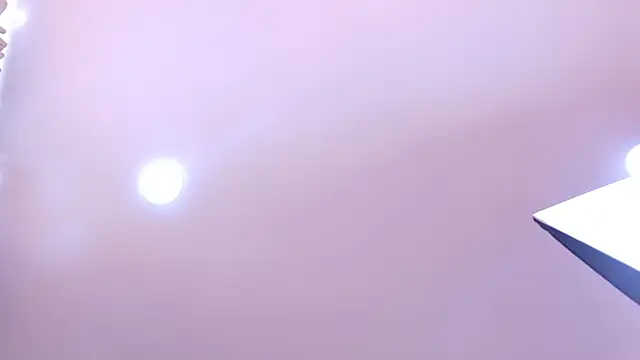 Snapshot of SaraLugo chatting on April 27, 8:18 pm SaraLugo online show from April 27, 8:18 pm