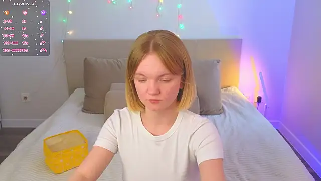 Snapshot of StellaBunny chatting on March 21, 8:30 am StellaBunny online show from March 21, 8:30 am