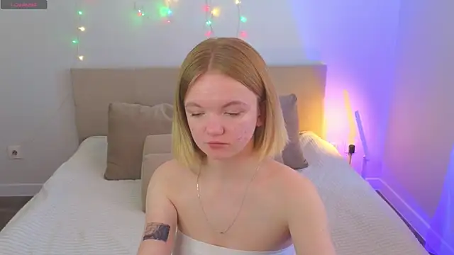 Snapshot of StellaBunny chatting on March 24, 4:06 am StellaBunny online show from March 24, 4:06 am