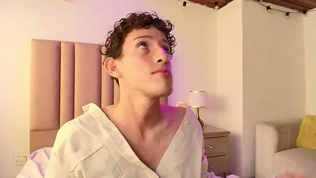 LucaNova nom online show from February 10, 1:37 pm