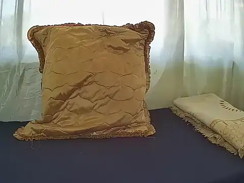 Tallgoddess online show from February 10, 10:30 am