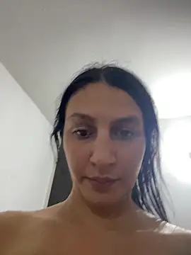 Snapshot of leolule chatting on February 9, 7:29 pm leolule online show from February 9, 7:29 pm