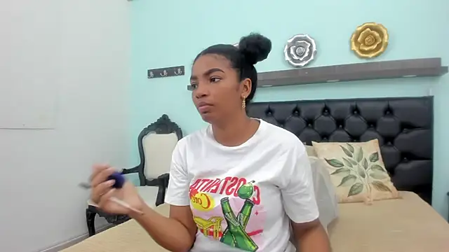 Snapshot of Sexy_ebony_1 chatting on March 11, 11:27 am Sexy ebony 1 online show from March 11, 11:27 am