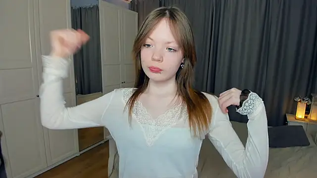 LavenderMitten online show from February 20, 5:37 am