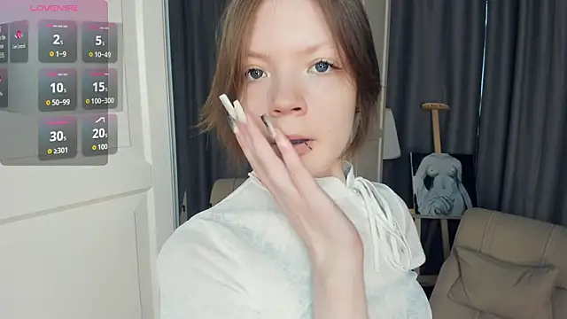 LavenderMitten online show from May 15, 5:47 am