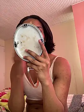 Snapshot of horny_brii chatting on February 15, 3:42 pm horny brii online show from February 15, 3:42 pm