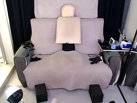 RubberGummi online show from April 3, 12:19 am