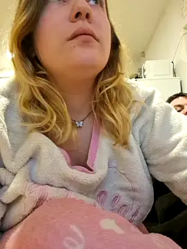 Snapshot of Dulcexpecado chatting on March 25, 2:06 am Dulcexpecado online show from March 25, 2:06 am