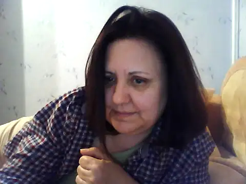LockyCharm111 online show from May 3, 9:10 pm