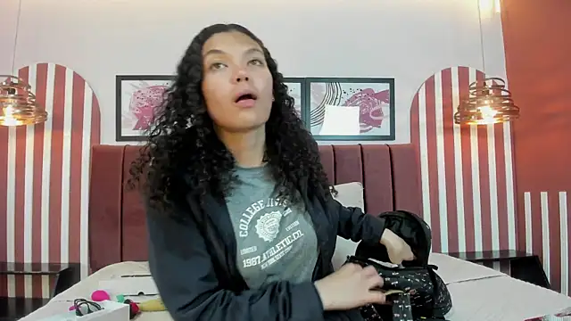 candice johnss online show from March 25, 4:02 pm