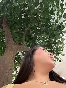 Hannah-Prada online show from March 20, 11:20 pm