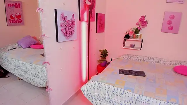 Snapshot of AnnyCotton chatting on March 6, 7:43 pm AnnyCotton online show from March 6, 7:43 pm