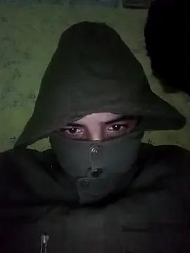 JohnnKe12 online show from April 18, 12:25 am