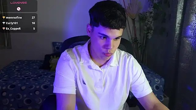 Snapshot of eithan_jonnes chatting on March 8, 2:04 am eithan jonnes online show from March 8, 2:04 am