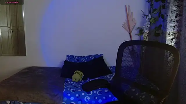 Snapshot of eithan_jonnes chatting on March 24, 8:47 pm eithan jonnes online show from March 24, 8:47 pm