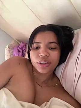 Snapshot of Lucy_strong1 chatting on April 7, 2:06 pm Lucy strong1 online show from April 7, 2:06 pm