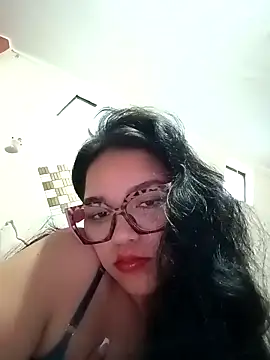 Snapshot of samantha-691 chatting on February 19, 11:28 am samantha-691 online show from February 19, 11:28 am