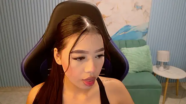 Snapshot of valerie20_ chatting on March 28, 5:07 am valerie20 online show from March 28, 5:07 am