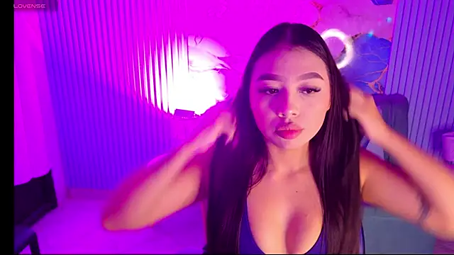 valerie20  online show from June 7, 4:05 am