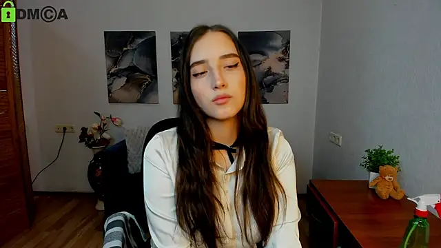 Effy Royse online show from March 5, 6:31 am