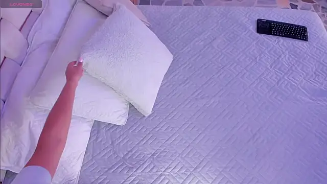 Bunny Blush1 online show from March 30, 7:04 pm