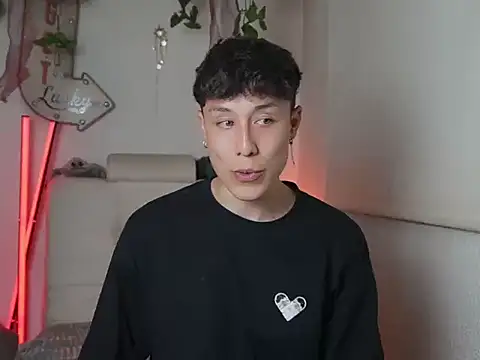 Snapshot of juaa_15 chatting on February 16, 2:51 am juaa 15 online show from February 16, 2:51 am