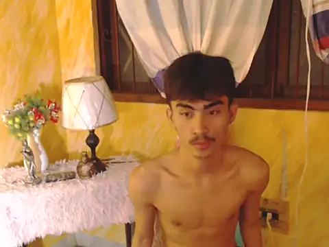 Snapshot of PlayWSlimm chatting on February 13, 2:02 pm PlayWSlimm online show from February 13, 2:02 pm