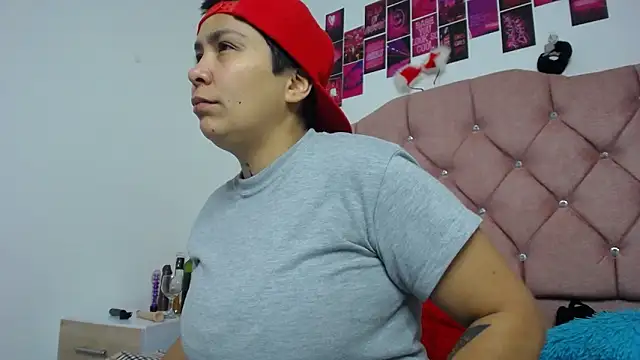 Snapshot of nat_evans8 chatting on March 9, 10:25 pm nat evans8 online show from March 9, 10:25 pm