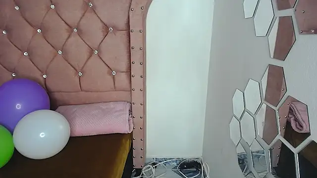 Snapshot of nat_evans8 chatting on April 1, 11:22 am nat evans8 online show from April 1, 11:22 am