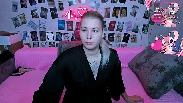 Snapshot of x_Ulya1cutex chatting on March 19, 5:06 pm x Ulya1cutex online show from March 19, 5:06 pm