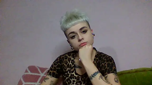 Snapshot of AlisaDear257 chatting on February 12, 7:42 pm AlisaDear257 online show from February 12, 7:42 pm