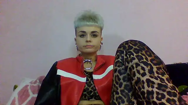 Snapshot of AlisaDear257 chatting on February 17, 12:23 pm AlisaDear257 online show from February 17, 12:23 pm