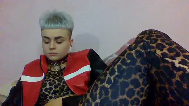 Snapshot of AlisaDear257 chatting on February 25, 1:21 pm AlisaDear257 online show from February 25, 1:21 pm