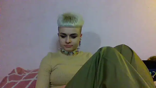 Snapshot of AlisaDear257 chatting on March 6, 9:44 pm AlisaDear257 online show from March 6, 9:44 pm