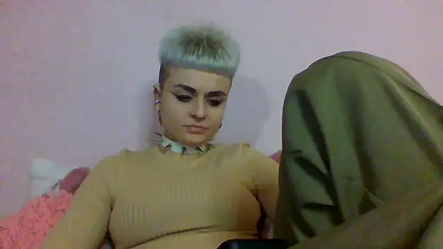 Snapshot of AlisaDear257 chatting on March 9, 11:36 am AlisaDear257 online show from March 9, 11:36 am