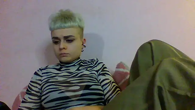 Snapshot of AlisaDear257 chatting on March 12, 8:26 pm AlisaDear257 online show from March 12, 8:26 pm