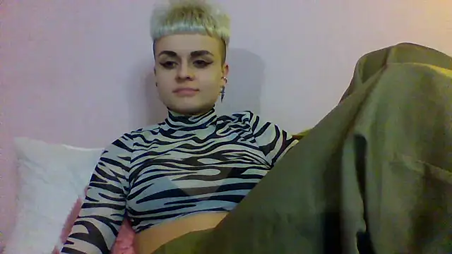 Snapshot of AlisaDear257 chatting on March 16, 8:46 pm AlisaDear257 online show from March 16, 8:46 pm