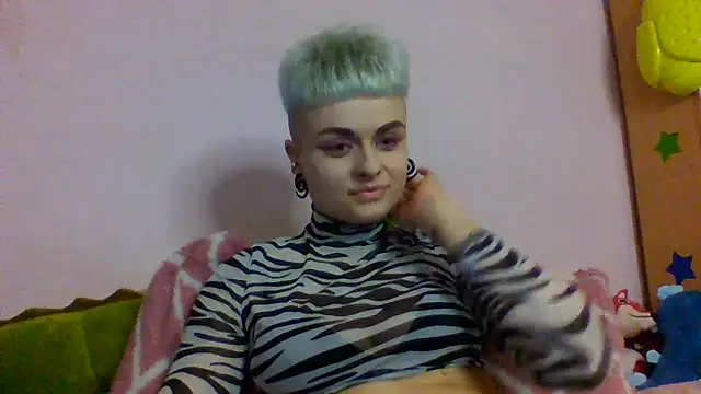 Snapshot of AlisaDear257 chatting on March 18, 1:14 pm AlisaDear257 online show from March 18, 1:14 pm