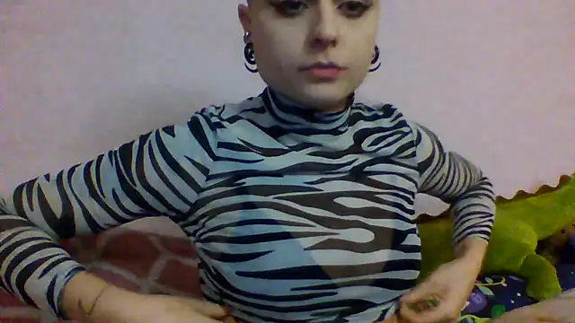 Snapshot of AlisaDear257 chatting on March 19, 11:58 am AlisaDear257 online show from March 19, 11:58 am