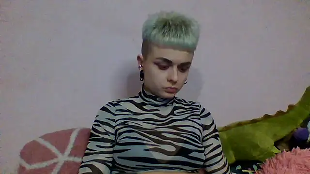 Snapshot of AlisaDear257 chatting on March 20, 4:01 pm AlisaDear257 online show from March 20, 4:01 pm