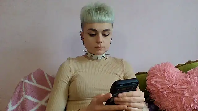 Snapshot of AlisaDear257 chatting on March 21, 11:04 am AlisaDear257 online show from March 21, 11:04 am